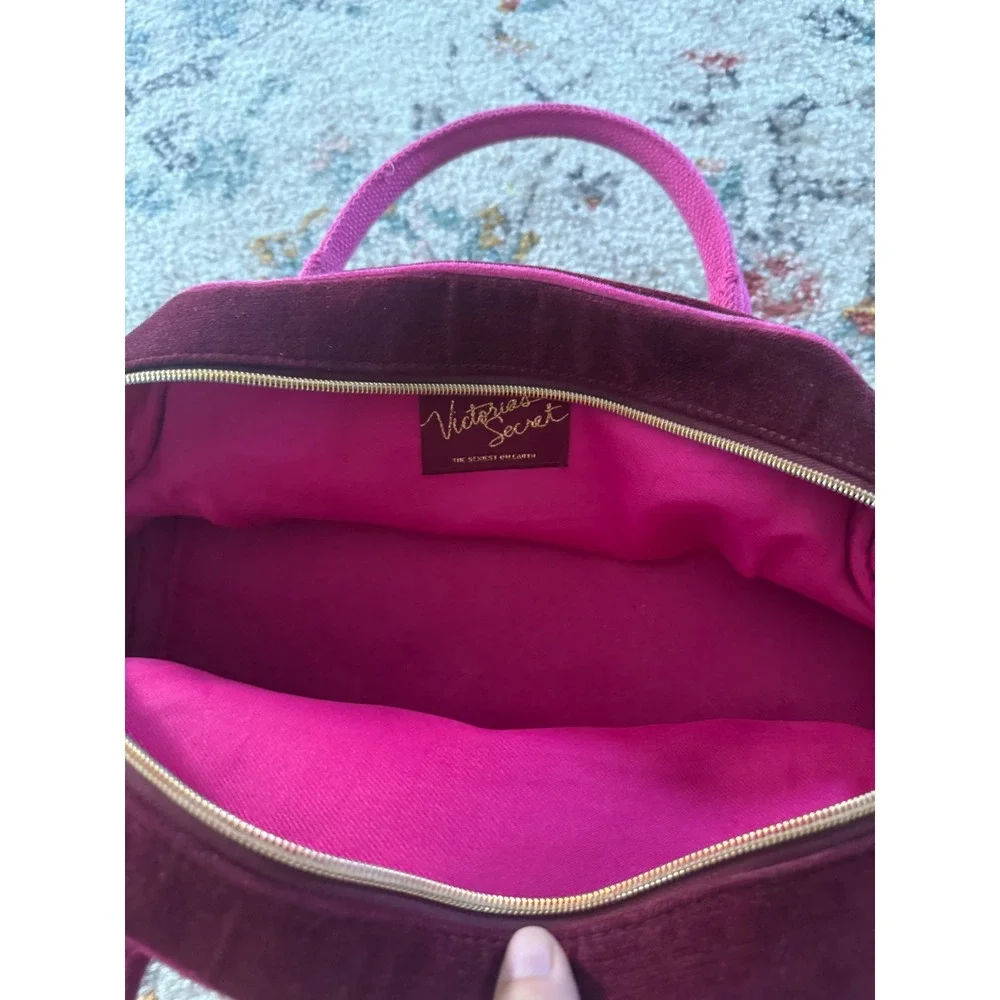 Victoria's Secret Y2k Burgundy Velvet Vanity Bag Pink Logo Heart Zipper‎ Pull